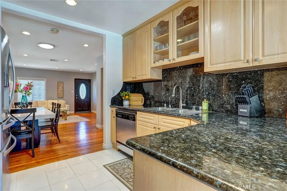 17513 Tiara Street Encino, CA 91316