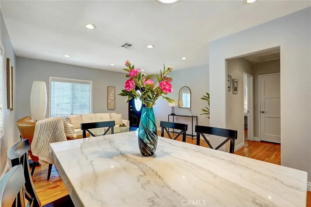 17513 Tiara Street Encino, CA 91316