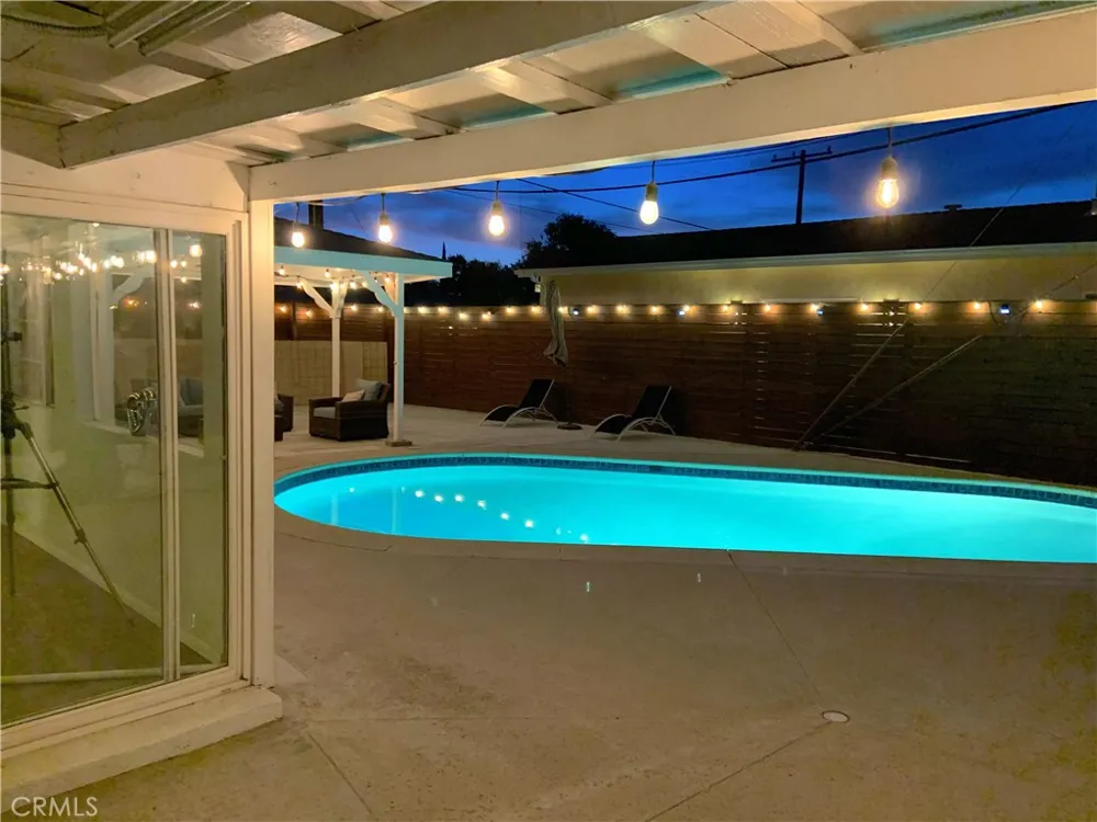 17513 Tiara Street Encino, CA 91316