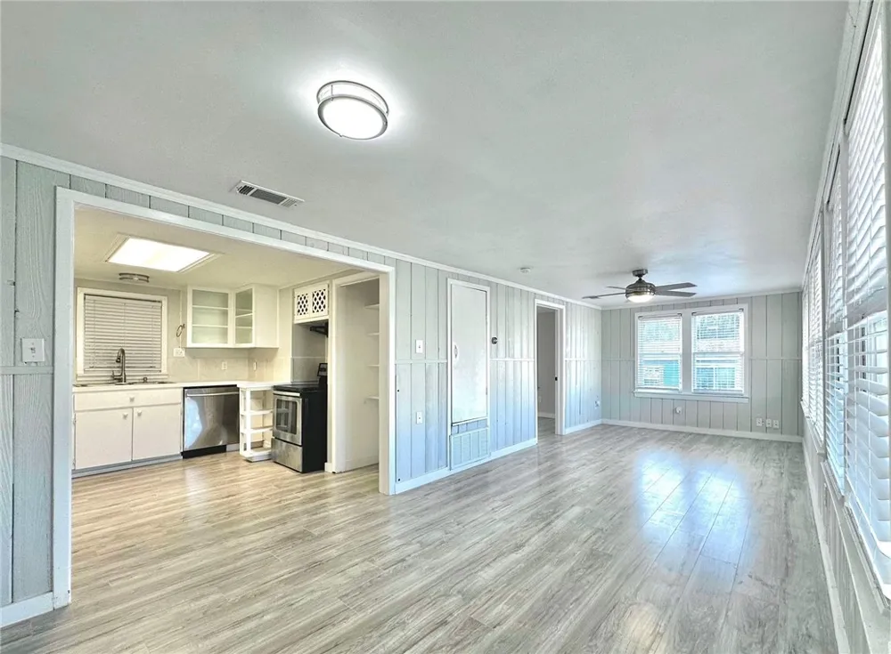 417 W Avenue A Port Aransas, TX 78373