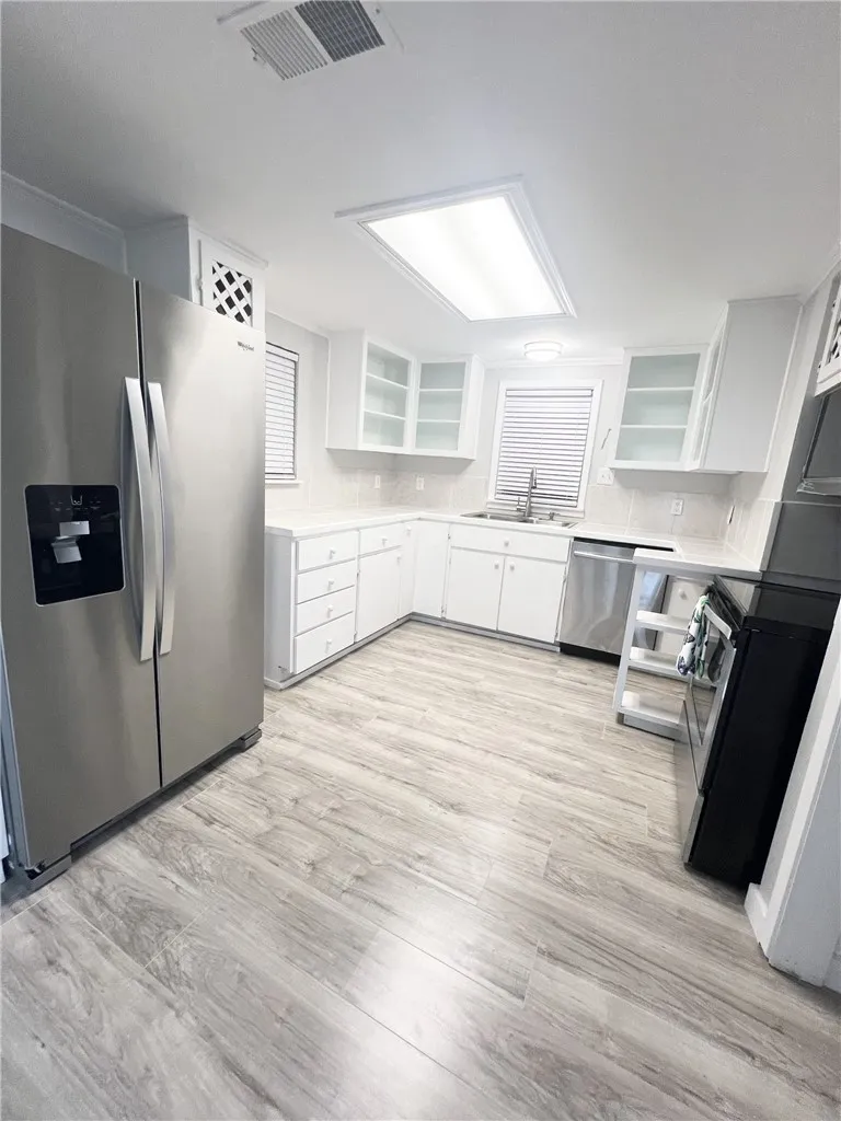 417 W Avenue A Port Aransas, TX 78373
