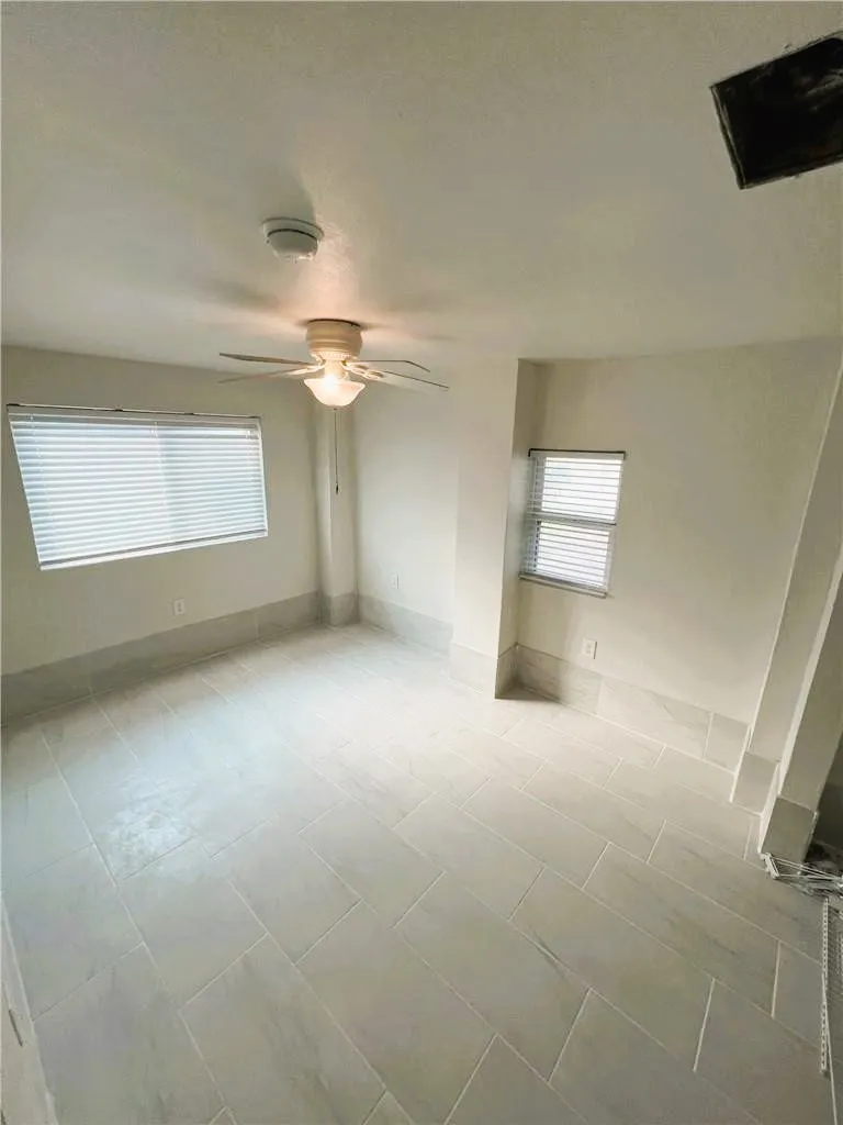 417 W Avenue A Port Aransas, TX 78373