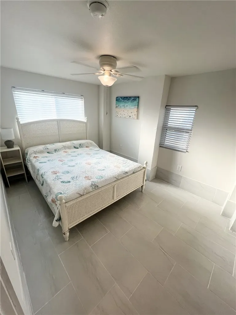 417 W Avenue A Port Aransas, TX 78373