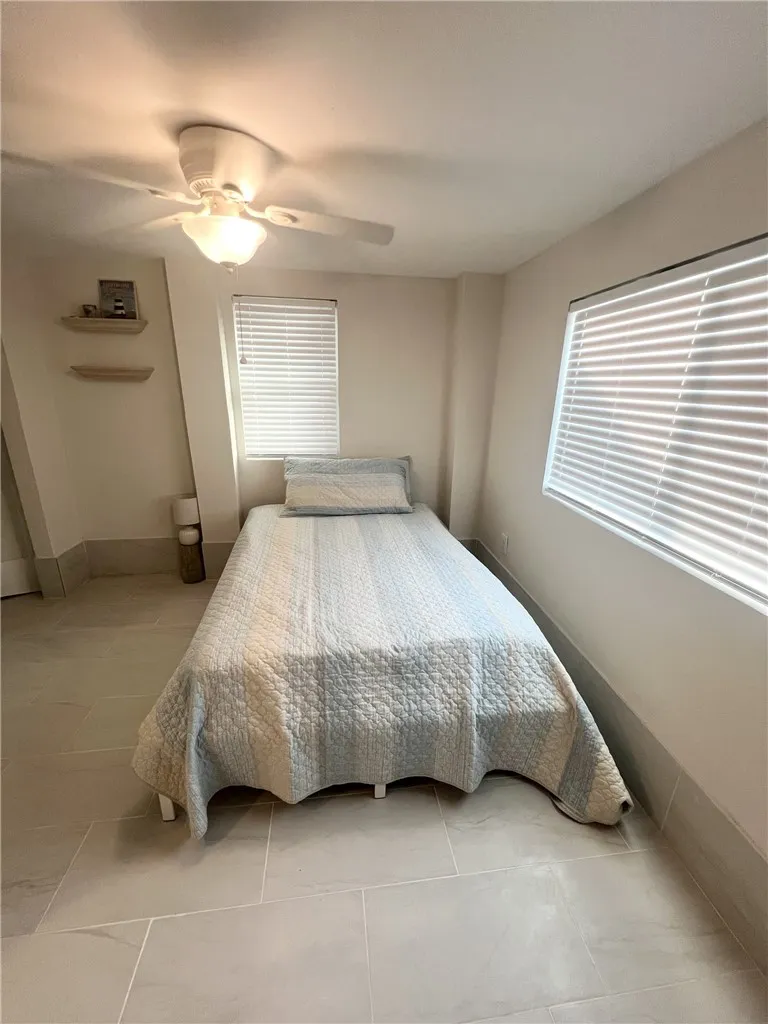 417 W Avenue A Port Aransas, TX 78373