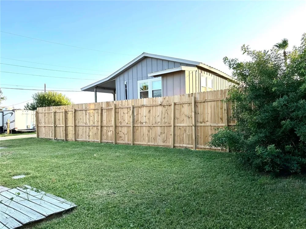 417 W Avenue A Port Aransas, TX 78373