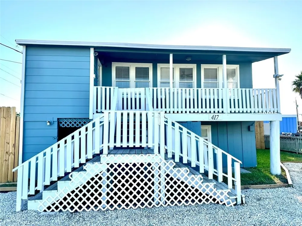 417 W Avenue A Port Aransas, TX 78373
