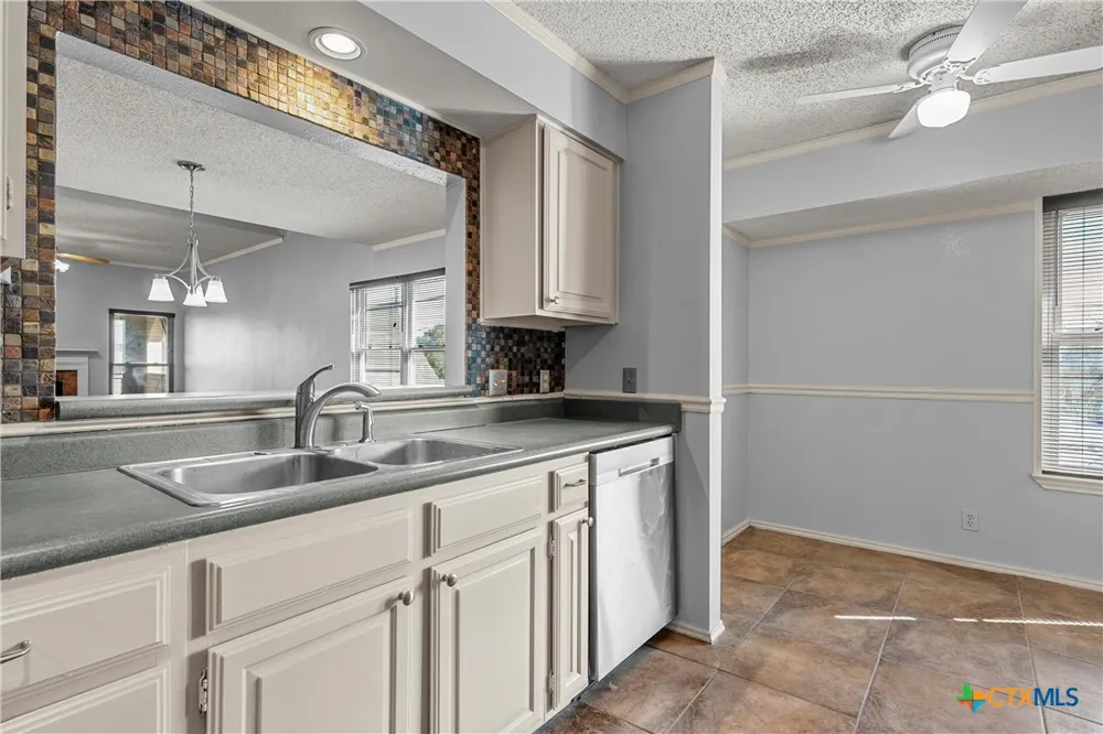 156 Pleasant Grove Lane Woodway, TX 76712