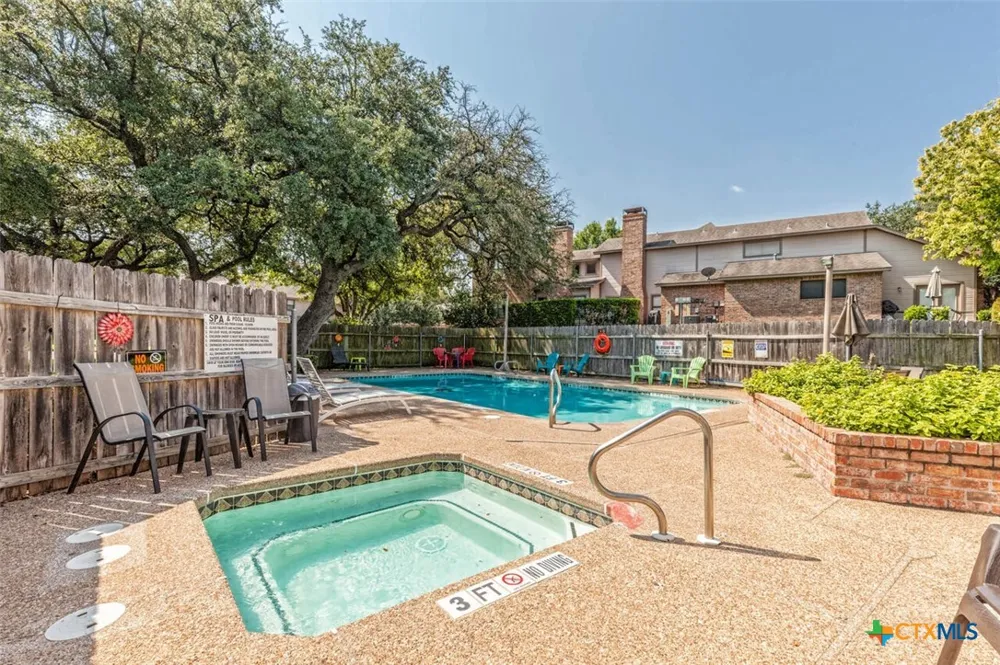156 Pleasant Grove Lane Woodway, TX 76712