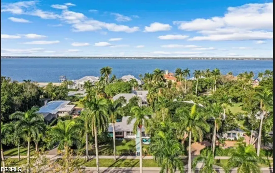 McGregor Boulevard Fort Myers, FL 33901