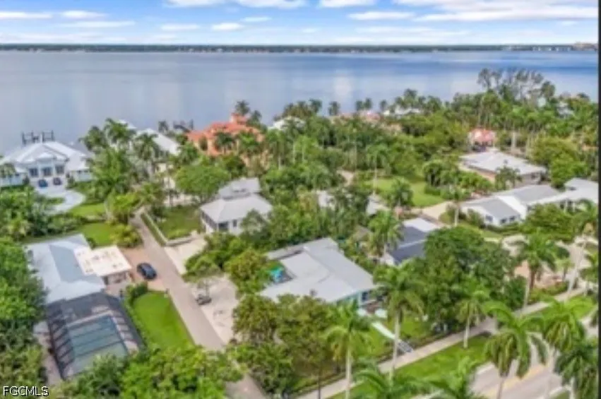 McGregor Boulevard Fort Myers, FL 33901