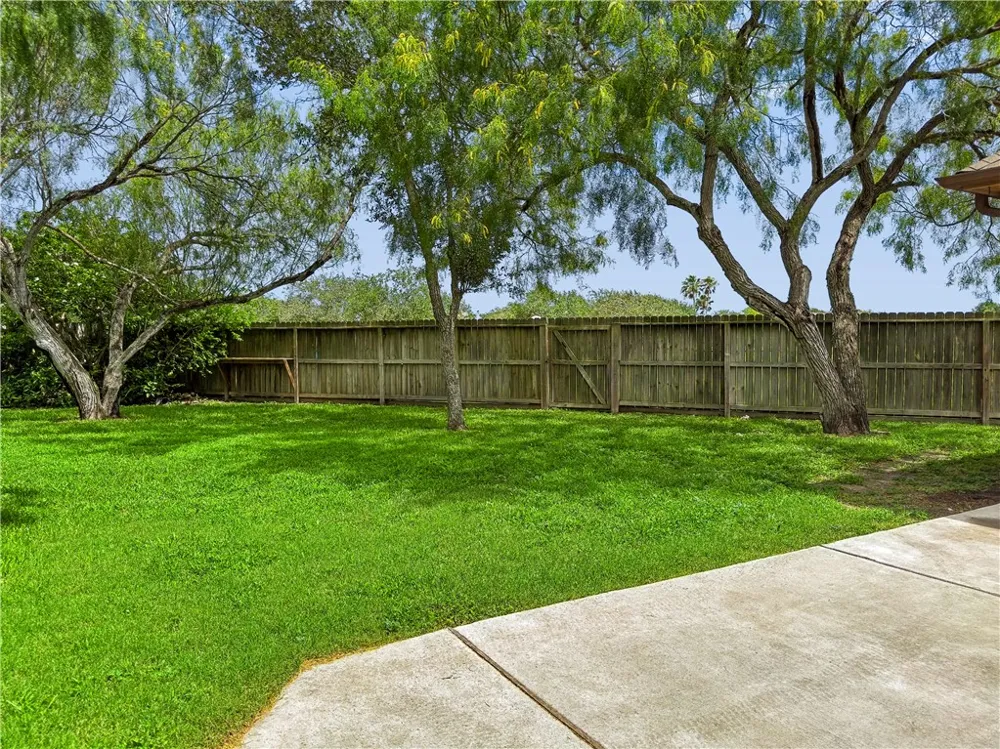 6402 Bellac Street Corpus Christi, TX 78414