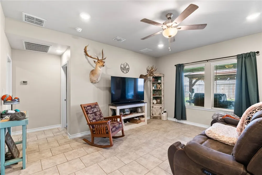 104 Silas St Sinton, TX 78387