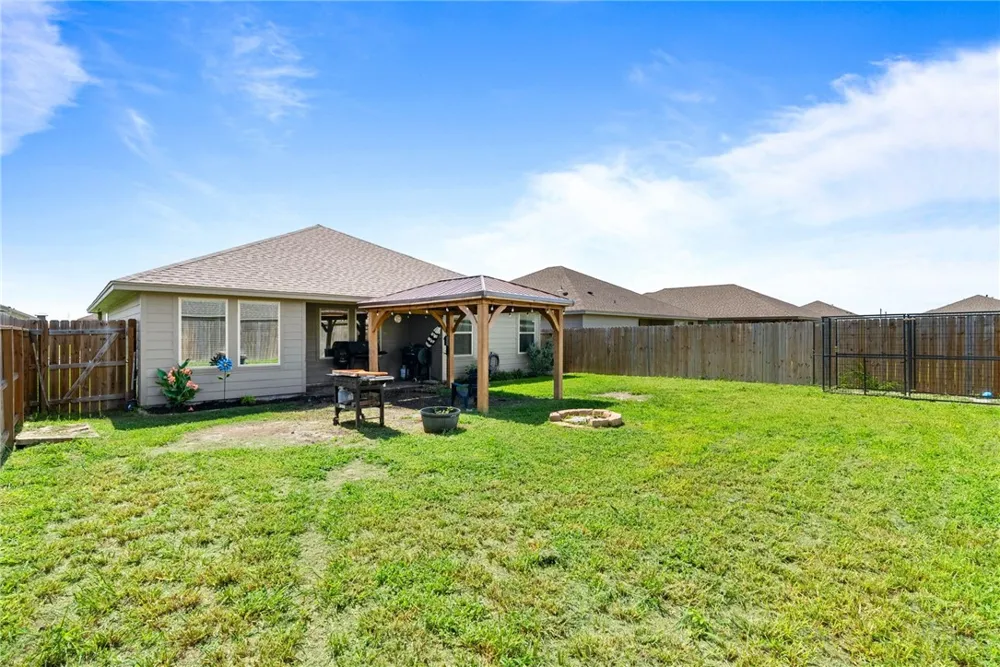 104 Silas St Sinton, TX 78387