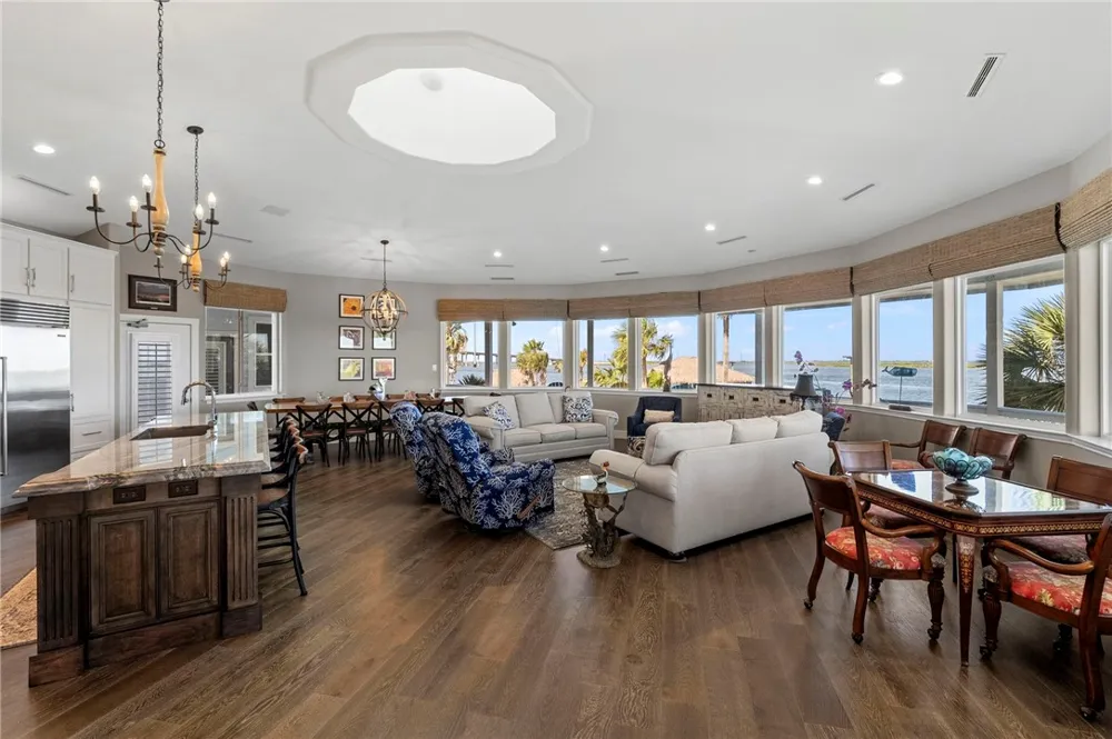 140 Bay Harbor Drive Aransas Pass, TX 78336