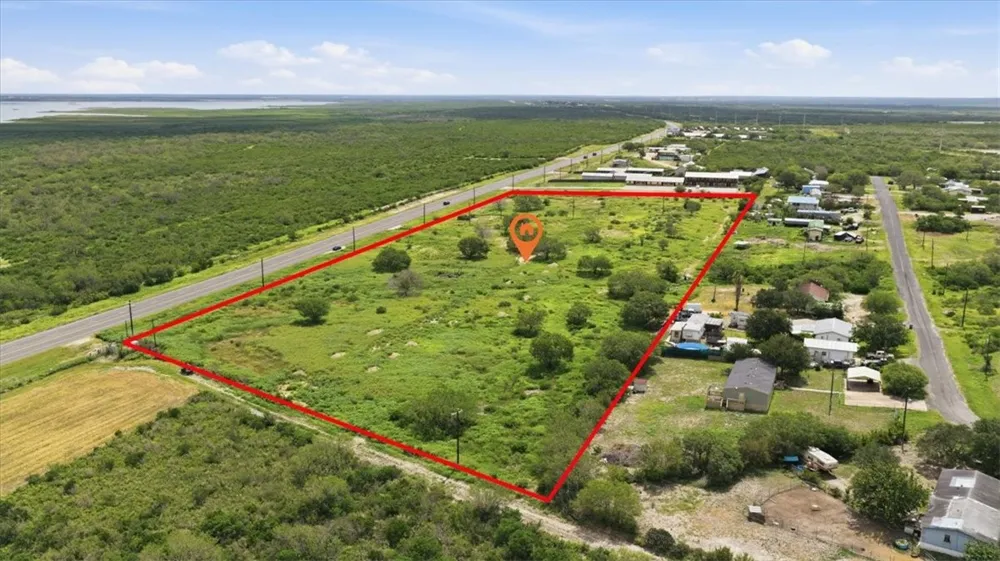 3187 Highway 72 Three Rivers, TX 78071