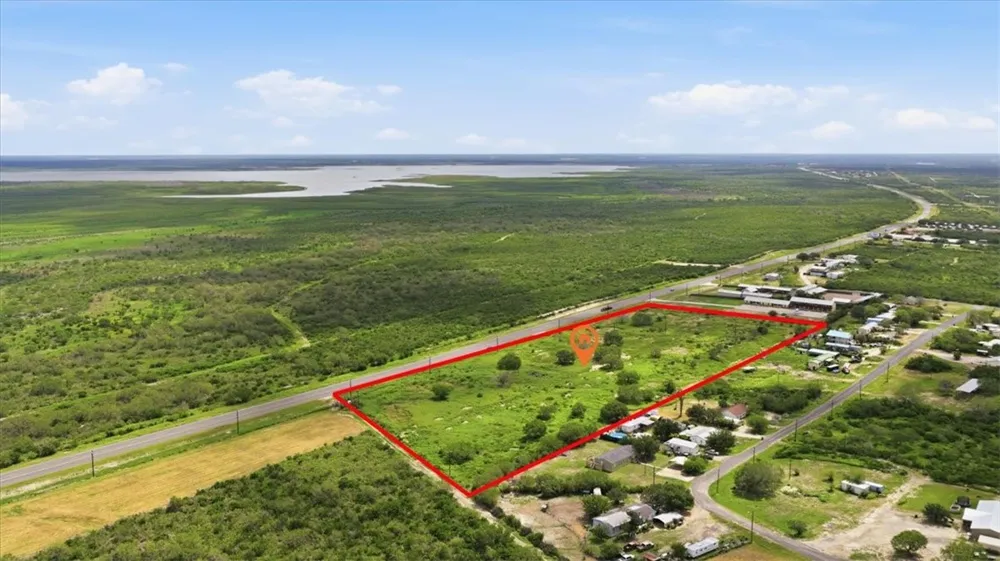 3187 Highway 72 Three Rivers, TX 78071