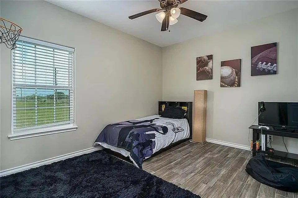 2131 Morgan Ingleside, TX 78362