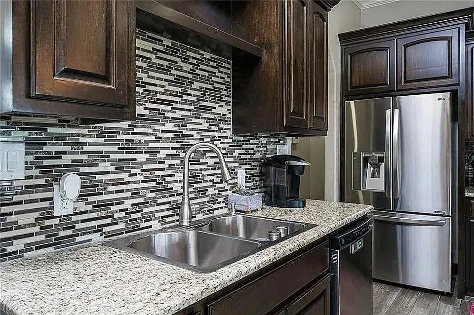 2131 Morgan Ingleside, TX 78362