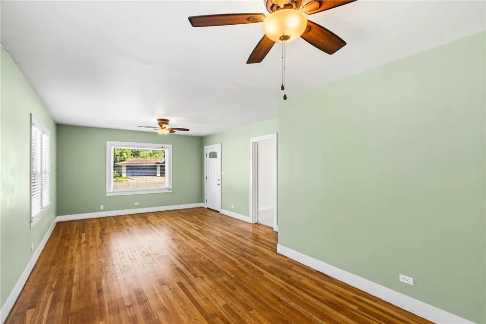 805 Cook Odem, TX 78370