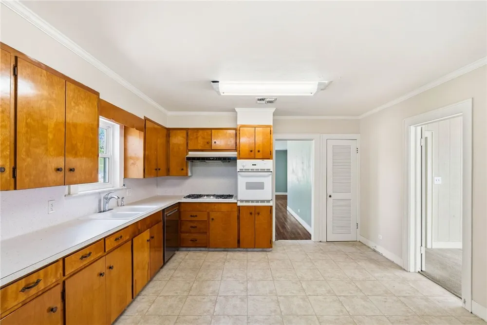 805 Cook Odem, TX 78370
