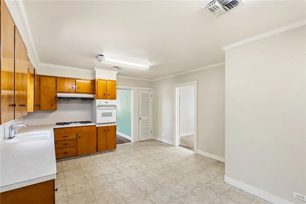 805 Cook Odem, TX 78370