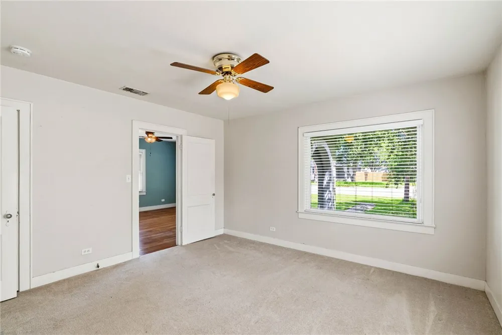 805 Cook Odem, TX 78370