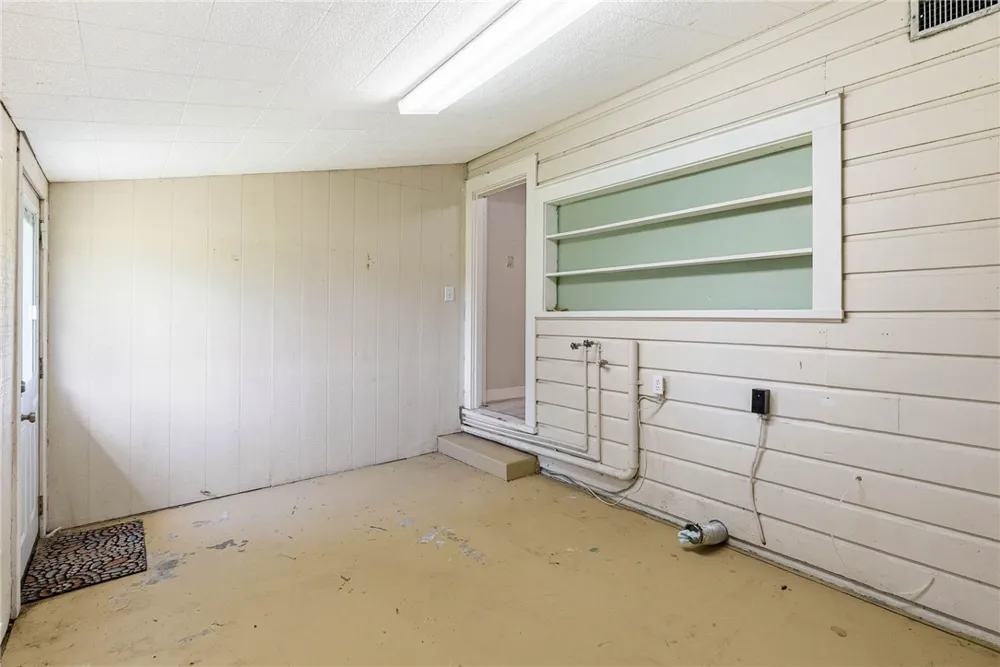 805 Cook Odem, TX 78370