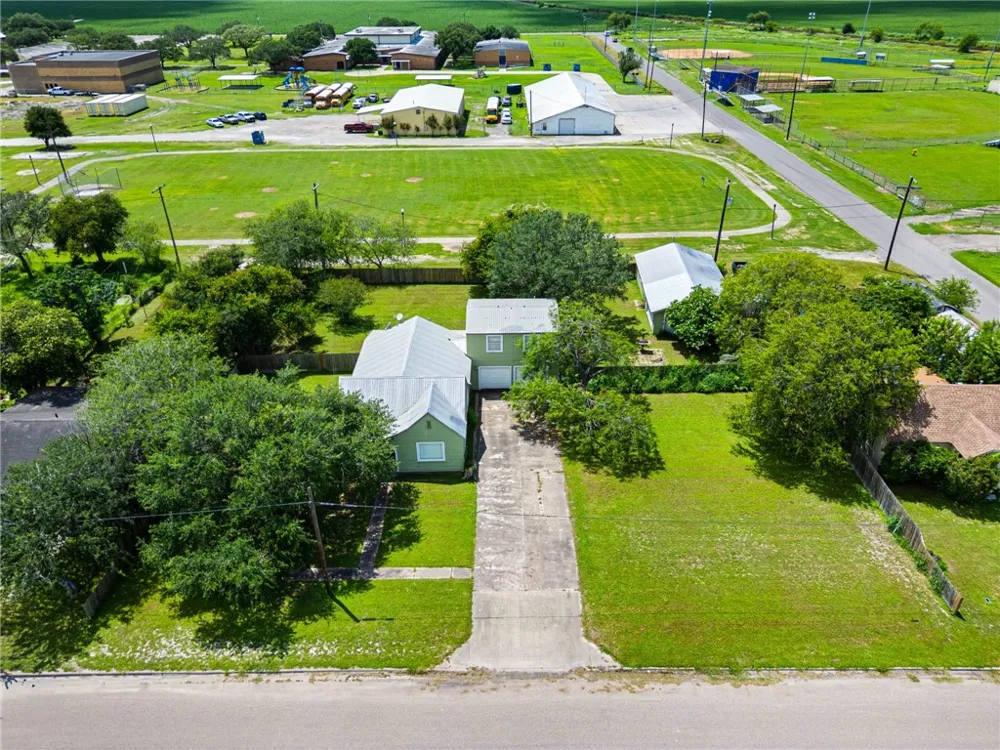 805 Cook Odem, TX 78370