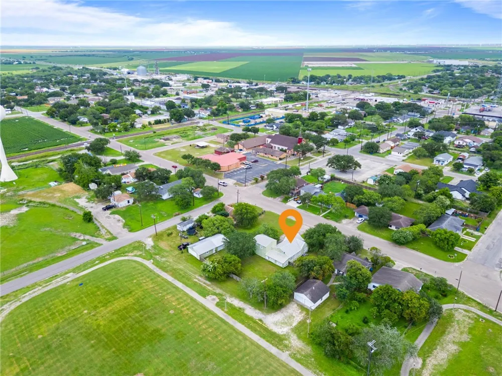 805 Cook Odem, TX 78370
