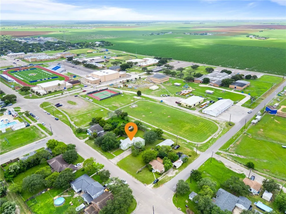 805 Cook Odem, TX 78370