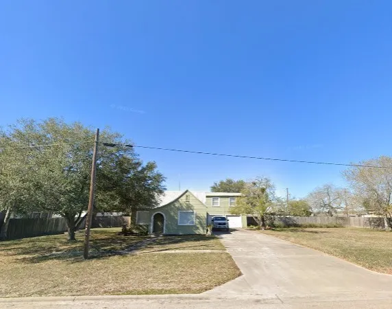 805 Cook Odem, TX 78370