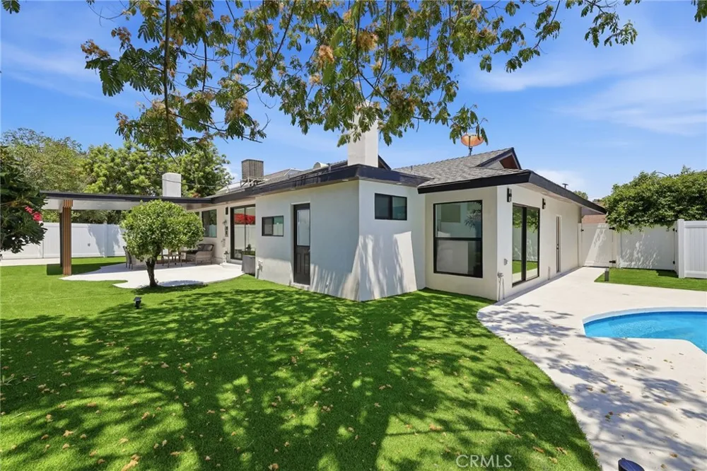19806 Needles Chatsworth, CA 91311