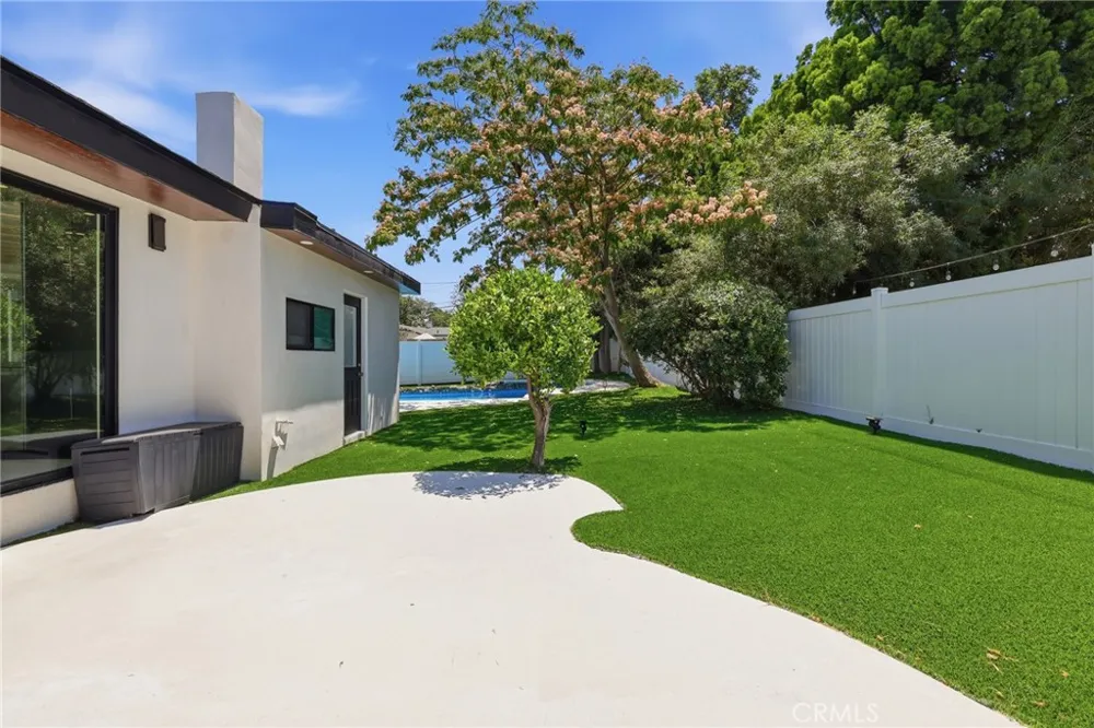 19806 Needles Chatsworth, CA 91311