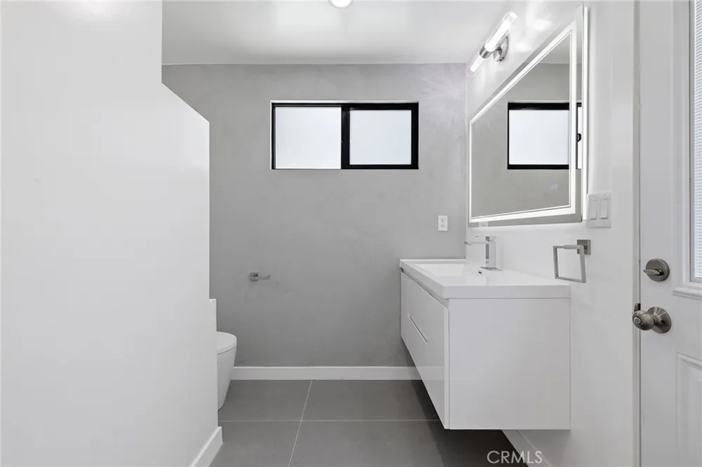 19806 Needles Chatsworth, CA 91311
