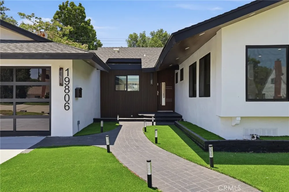19806 Needles Chatsworth, CA 91311