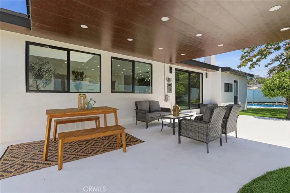 19806 Needles Chatsworth, CA 91311