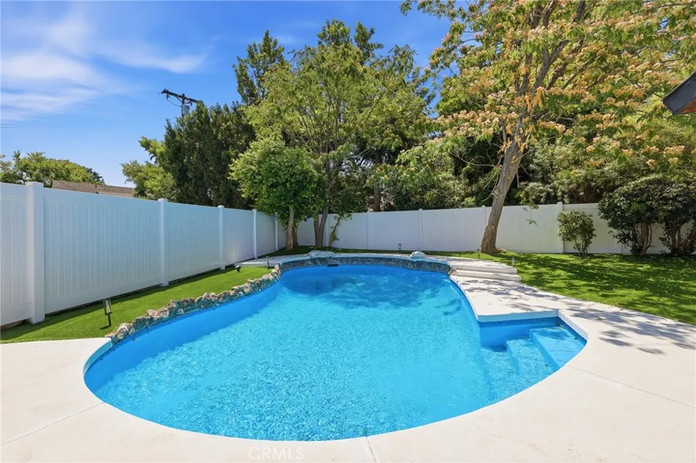 19806 Needles Chatsworth, CA 91311