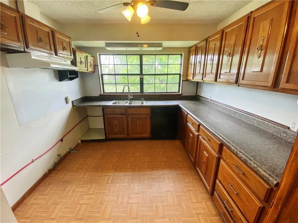 908 Fannin Street George West, TX 78022
