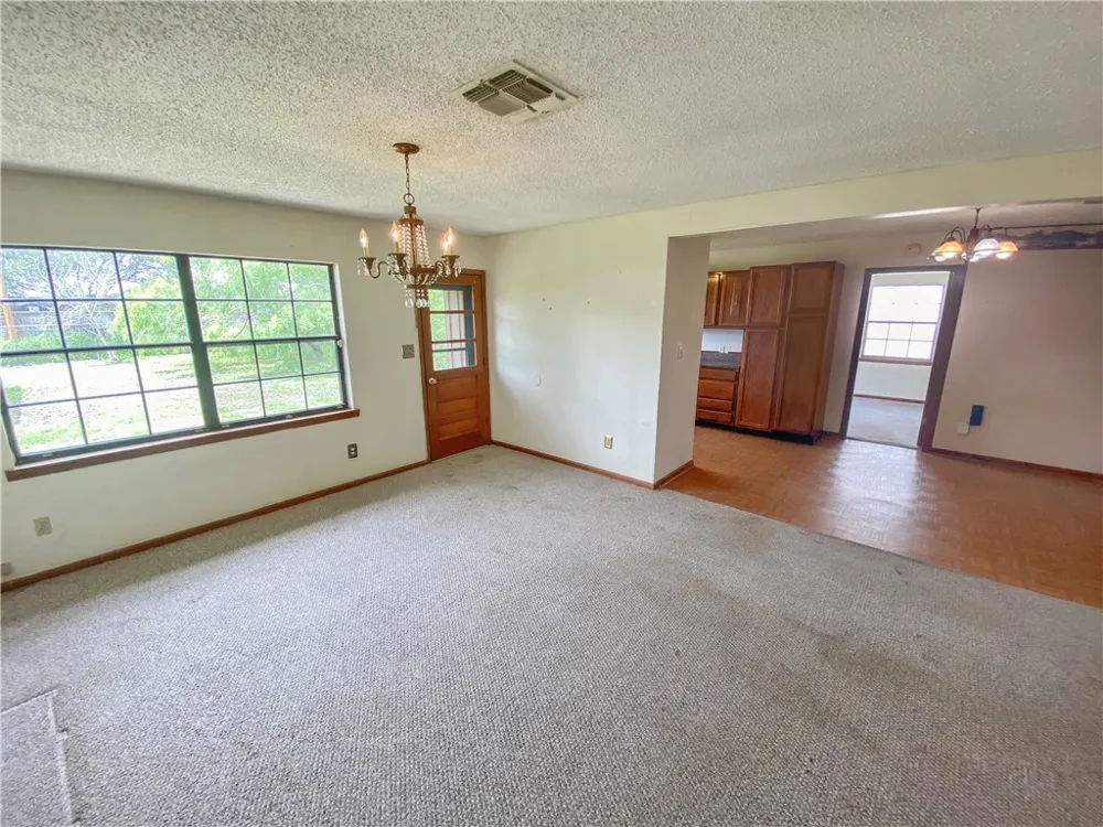 908 Fannin Street George West, TX 78022