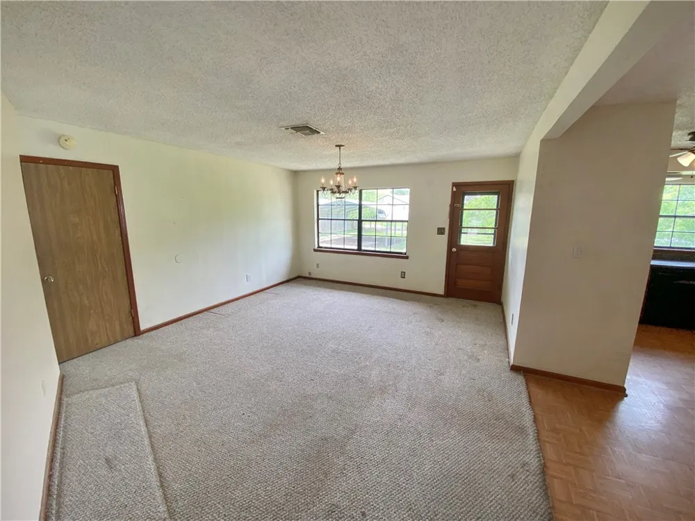 908 Fannin Street George West, TX 78022