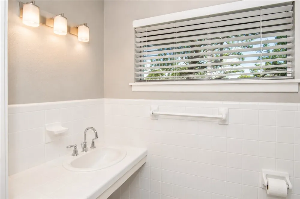 1001 Driftwood Place Corpus Christi, TX 78411