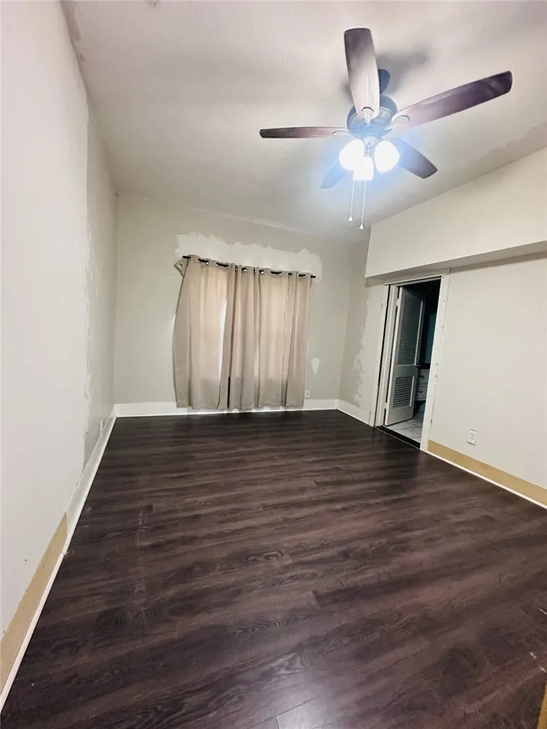 542 Mcintyre Avenue Taft, TX 78390