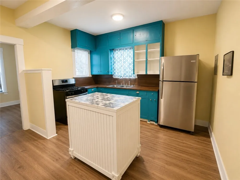 542 Mcintyre Avenue Taft, TX 78390