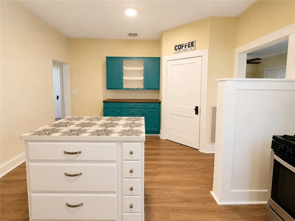 542 Mcintyre Avenue Taft, TX 78390