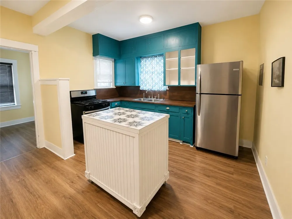 542 Mcintyre Avenue Taft, TX 78390