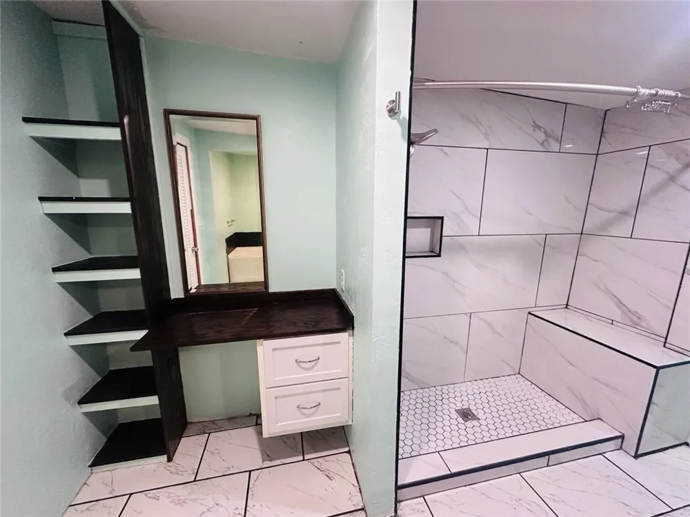 542 Mcintyre Avenue Taft, TX 78390