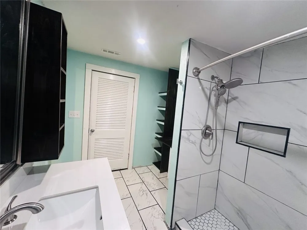 542 Mcintyre Avenue Taft, TX 78390