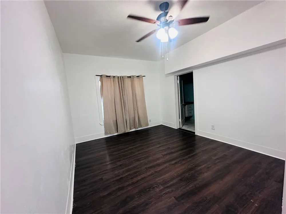 542 Mcintyre Avenue Taft, TX 78390