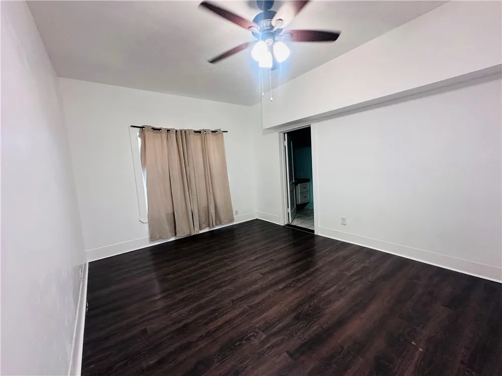 542 Mcintyre Avenue Taft, TX 78390