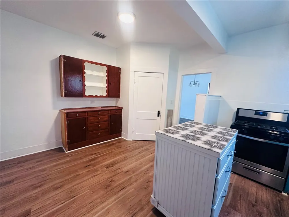 542 Mcintyre Avenue Taft, TX 78390